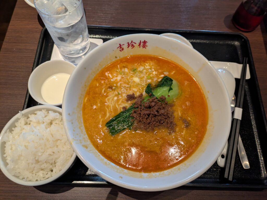 吉珍樓の濃厚クリーミー担々麵ランチ