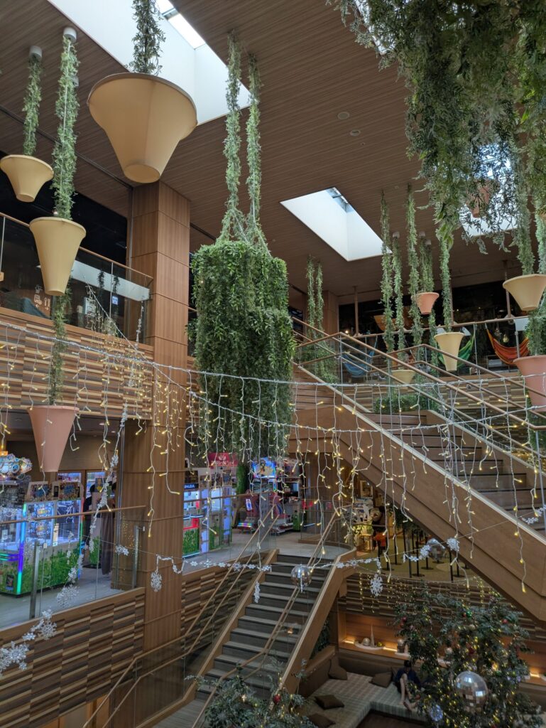 ラクスパガーデン名古屋はマンガも読み放題で一日のんびり過ごせる。