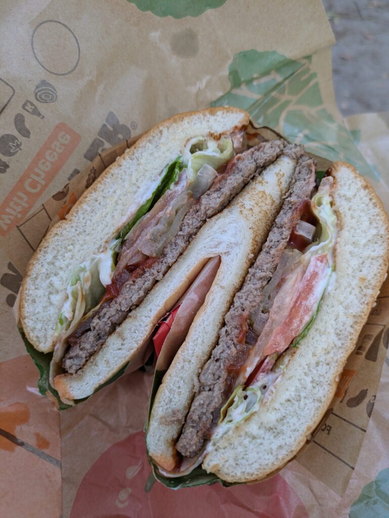 リアルフードのバーガーキングのハンバーガー